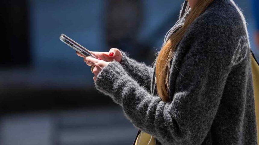 Apple struggles to keep pace with AI ‘bug’ hunters